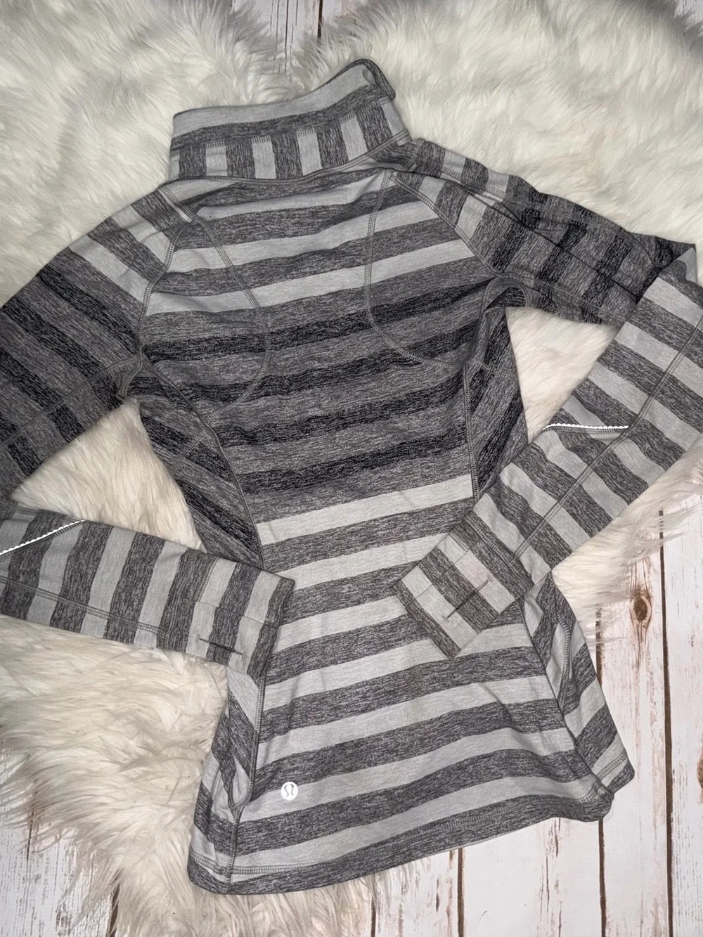 Lululemon Race Your Pace 1/2 Zip in the Marshmallow Stripe Heathered Slate Sz 4